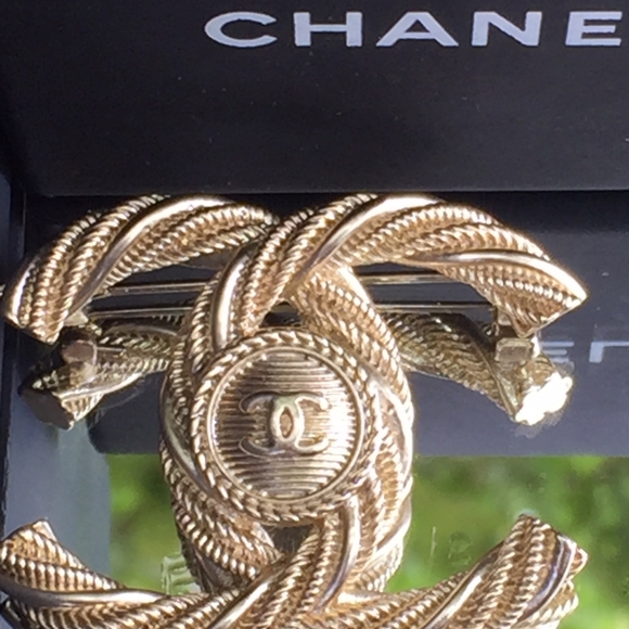 Authentic Chanel CC Brooch - Picture 4 of 6